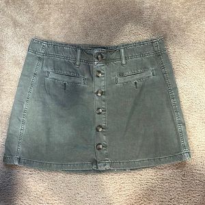 American Eagle Button Down Green Skirt / Size 14 Long